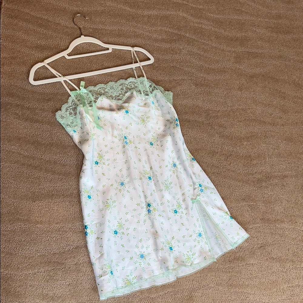 Victoria's Secret Floral Lace Trim Slip Dress‎ - Picture 9 of 12